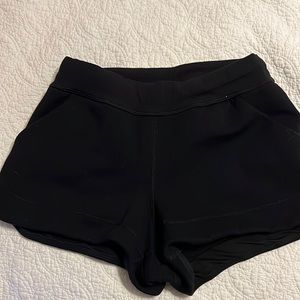 black lulu shorts
